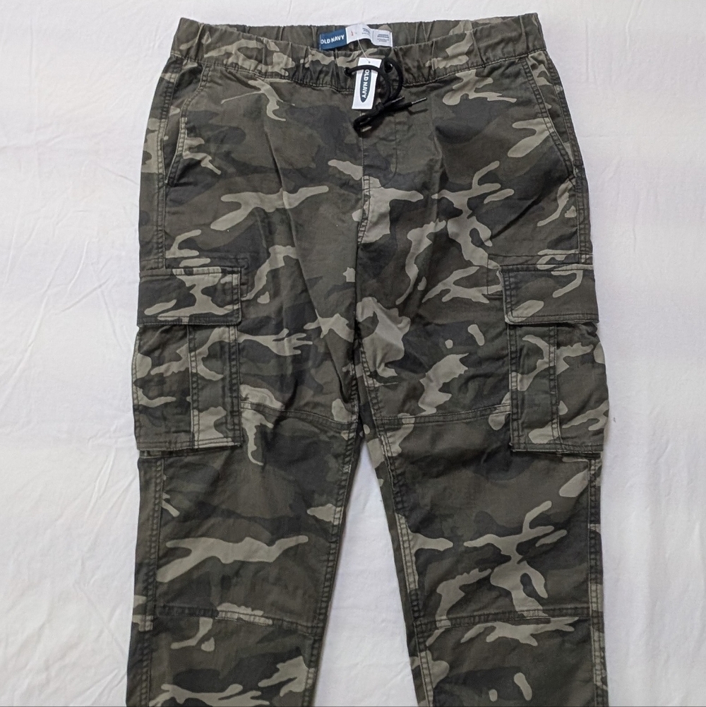 Old Navy Men's Green Camouflage Cargo Pants